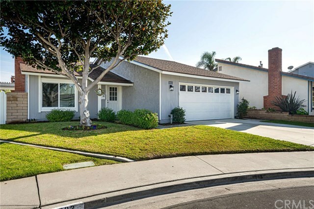 Property Photo: 18032 Clearwater Circle CA 92648