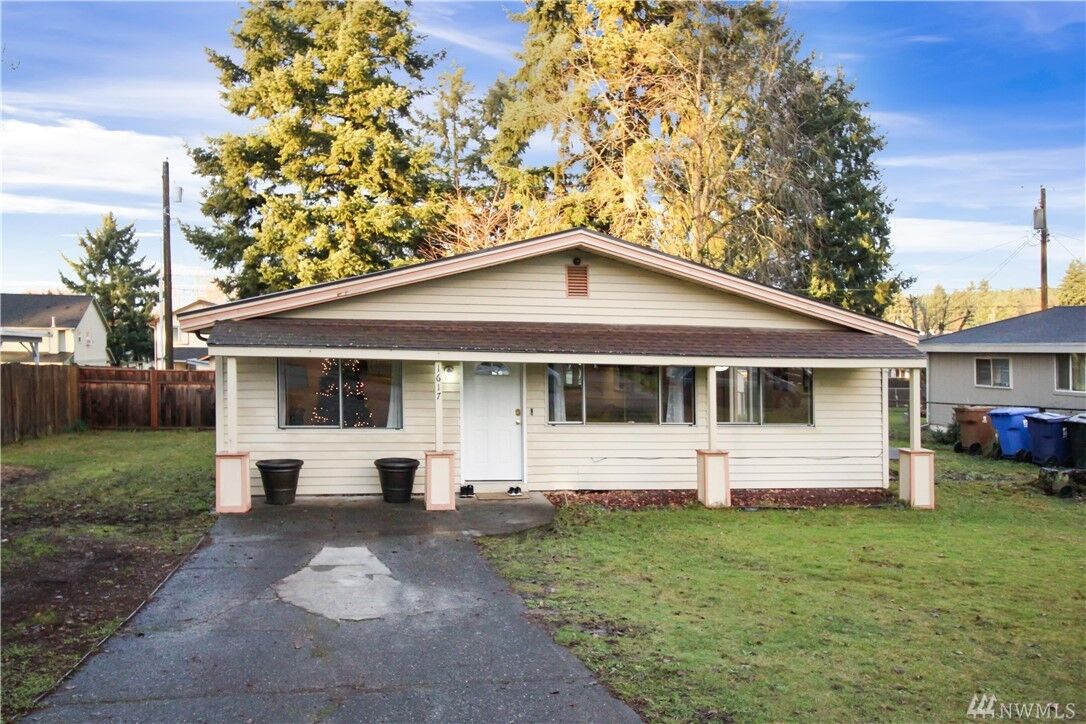 Property Photo: 1617 E 61st St WA 98404