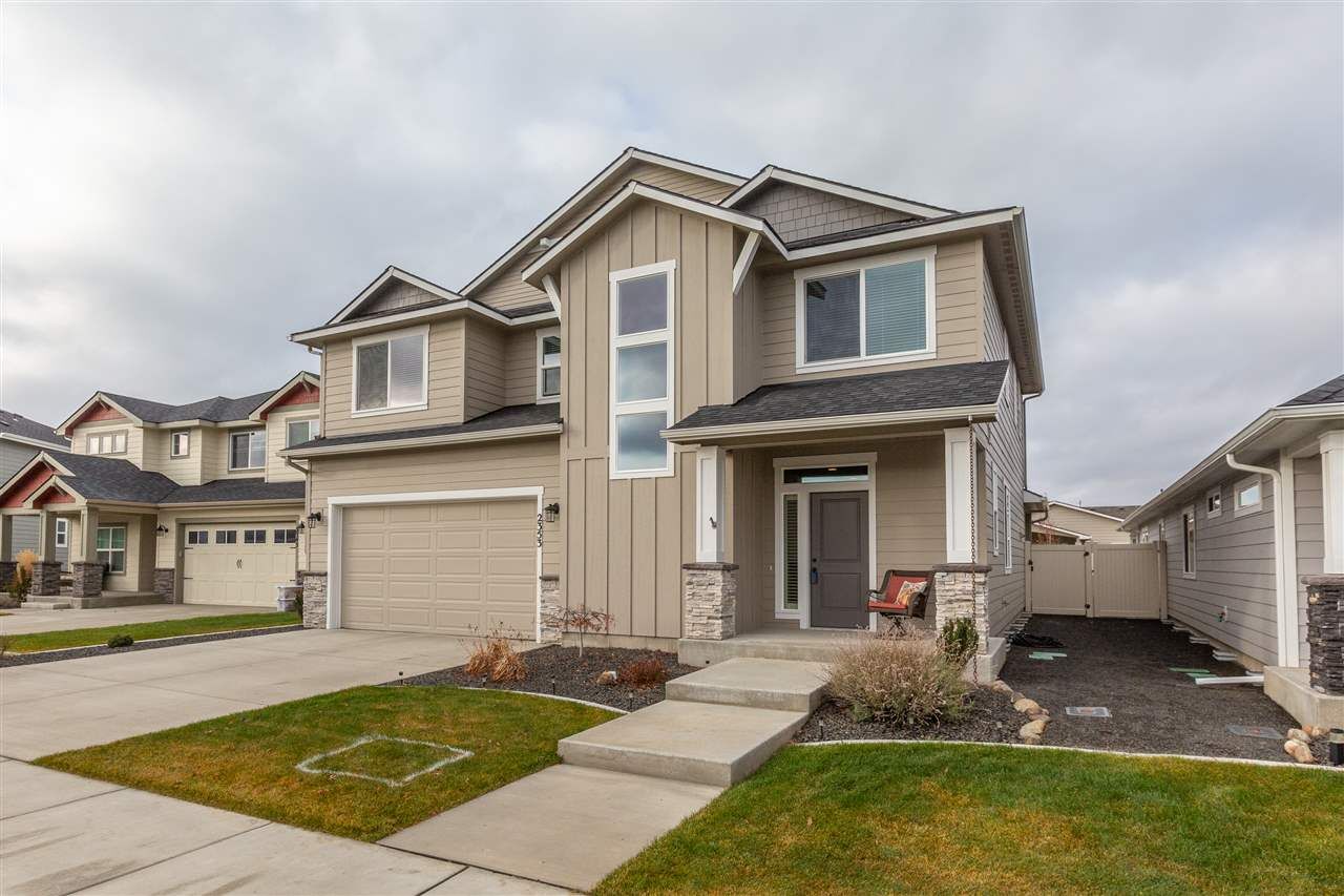 Property Photo: 2353 N Colonial Rd WA 99016-5286
