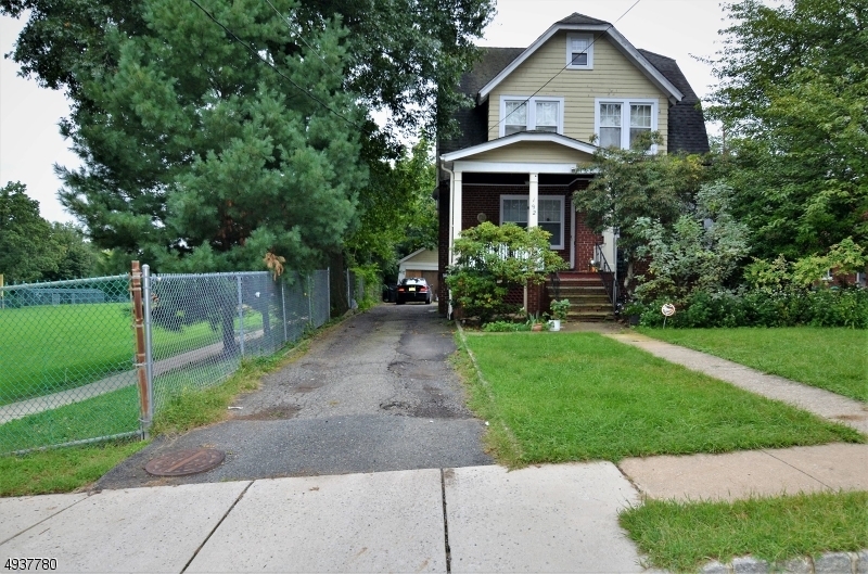 Property Photo:  192 Gregory Pl  NJ 07052 