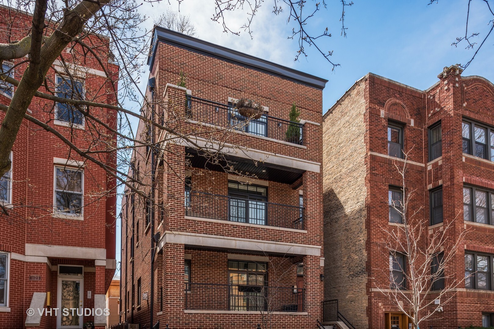 Property Photo:  1125 West Altgeld Street 2  IL 60614 