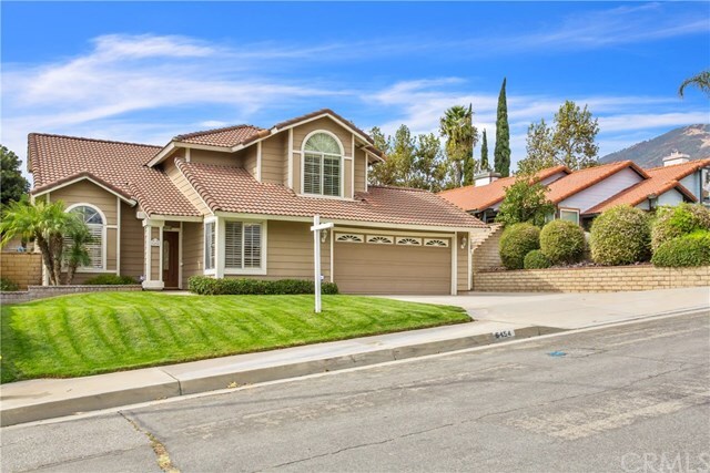 Property Photo: 6454 N Beechwood Avenue CA 92407