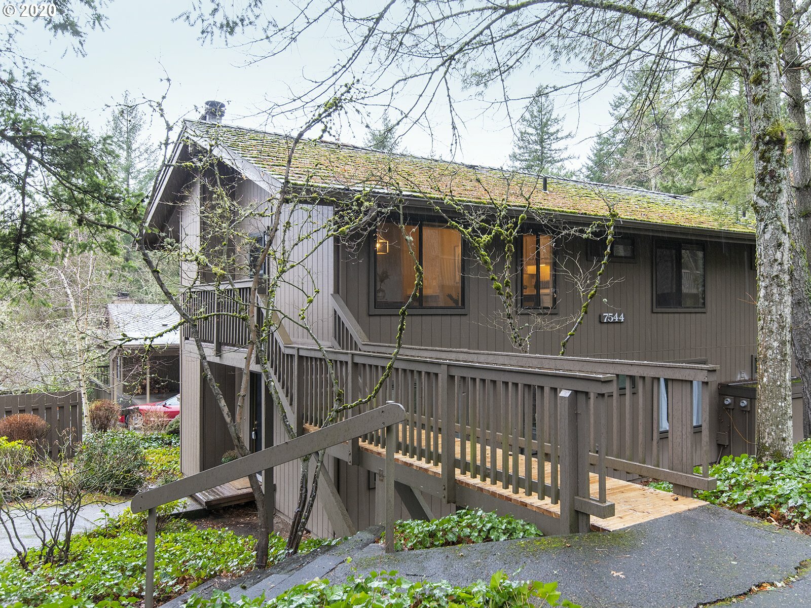 Property Photo:  7544 SW Barnes Rd A  OR 97225 