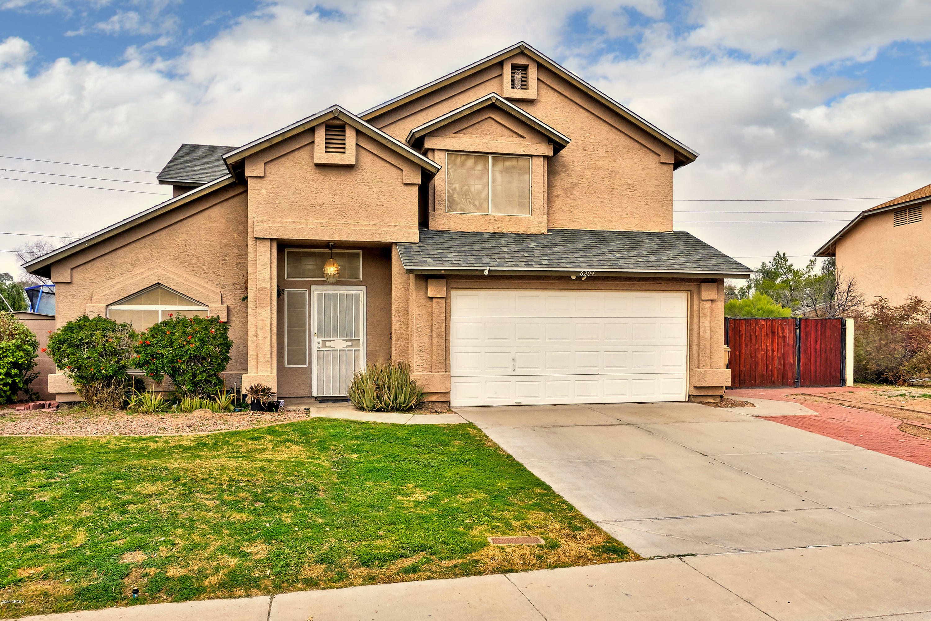 Property Photo:  6204 W Caribbean Lane  AZ 85306 