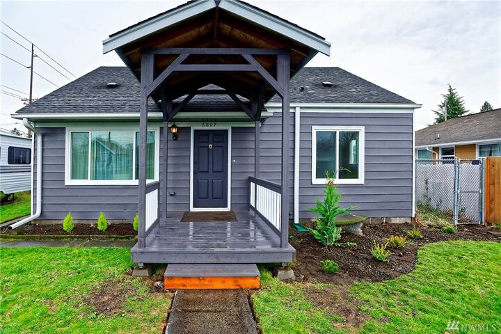 Property Photo: 6807 S Lawrence WA 98409