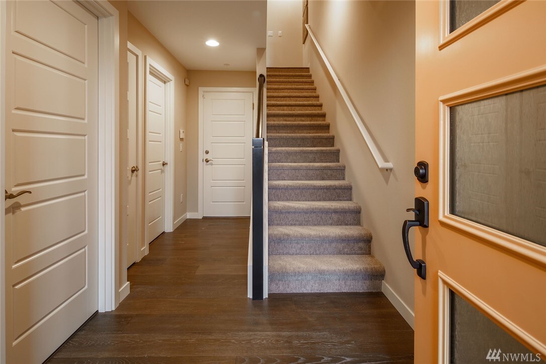 Property Photo: 612 237th Street SE C WA 98021