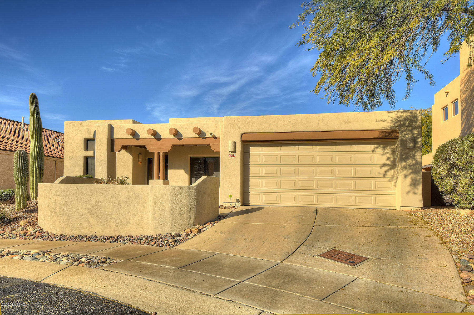 Property Photo:  1525 W Fairway Wood Court  AZ 85737 