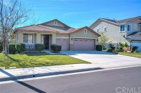 Property Photo:  853 Volande Court  CA 92571 