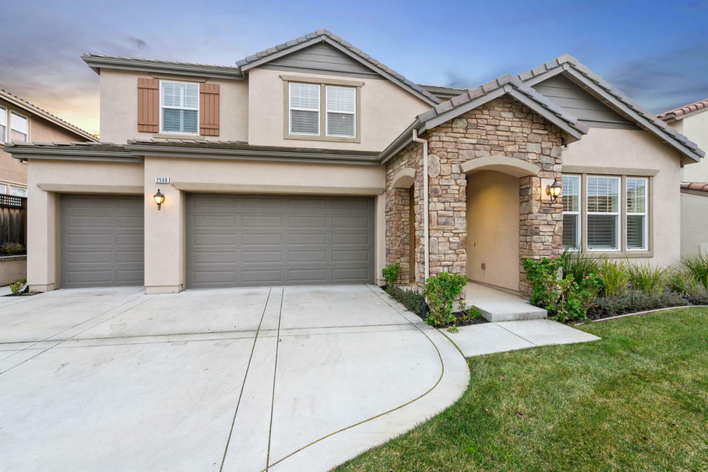 Property Photo: 2560 Encanto Way CA 94568