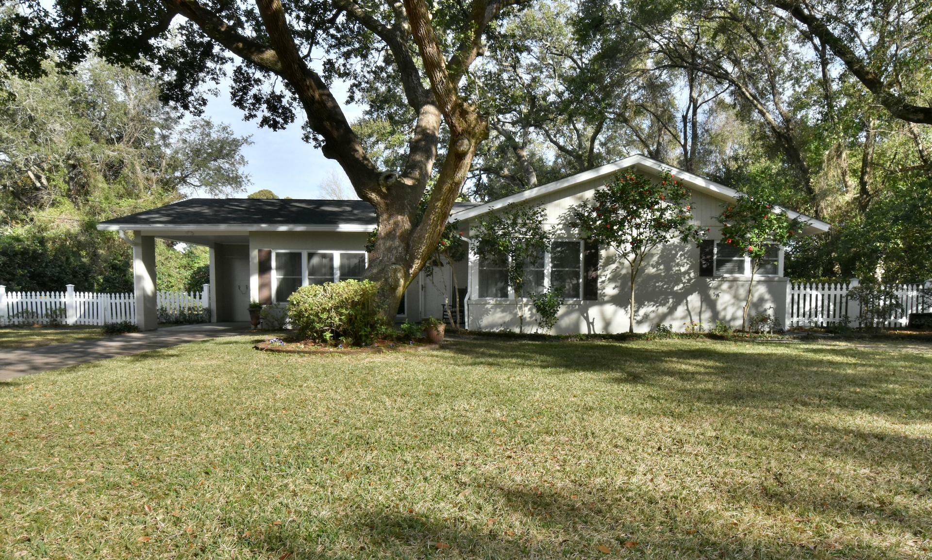 Property Photo:  313 Brooks Street  FL 32548 