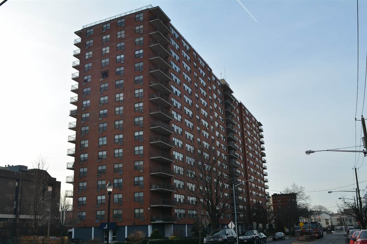 Property Photo:  500 Central Ave 1012  NJ 07087 