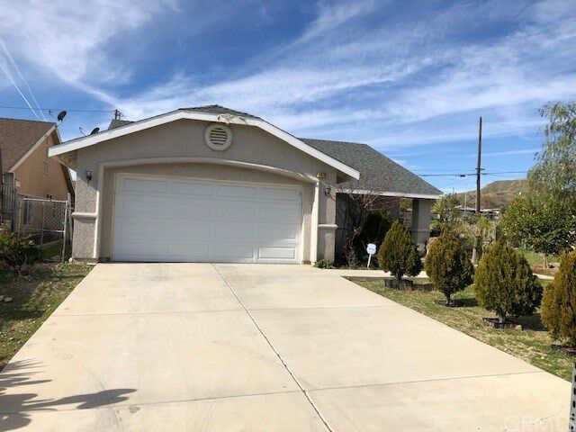 Property Photo:  1079 N Hermosa Avenue  CA 92220 