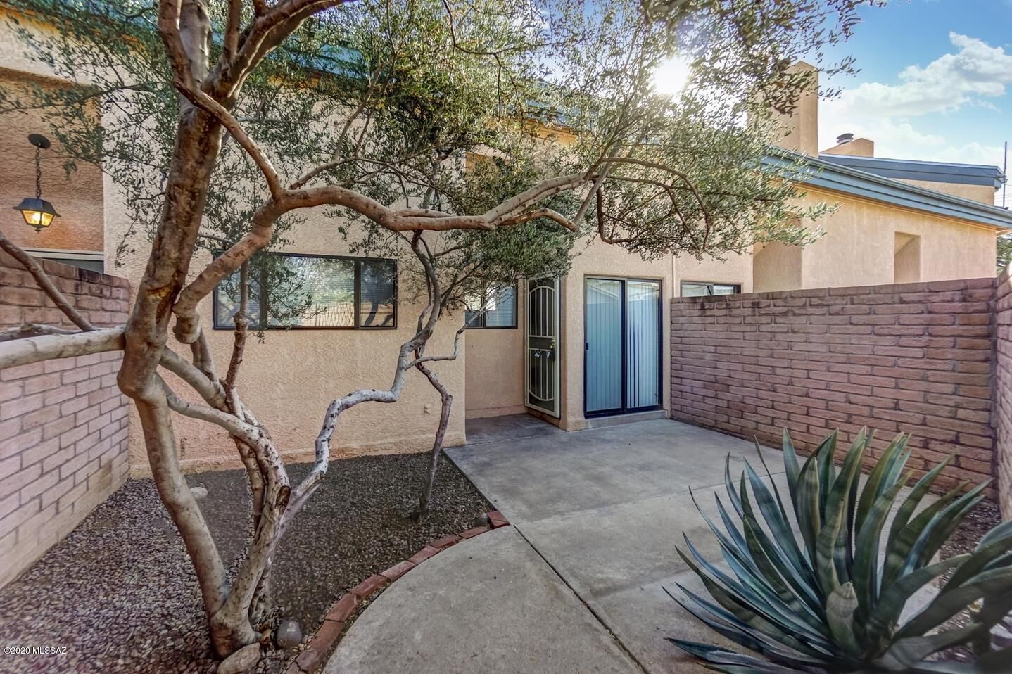 Property Photo: 1604 E Blacklidge Drive AZ 85719