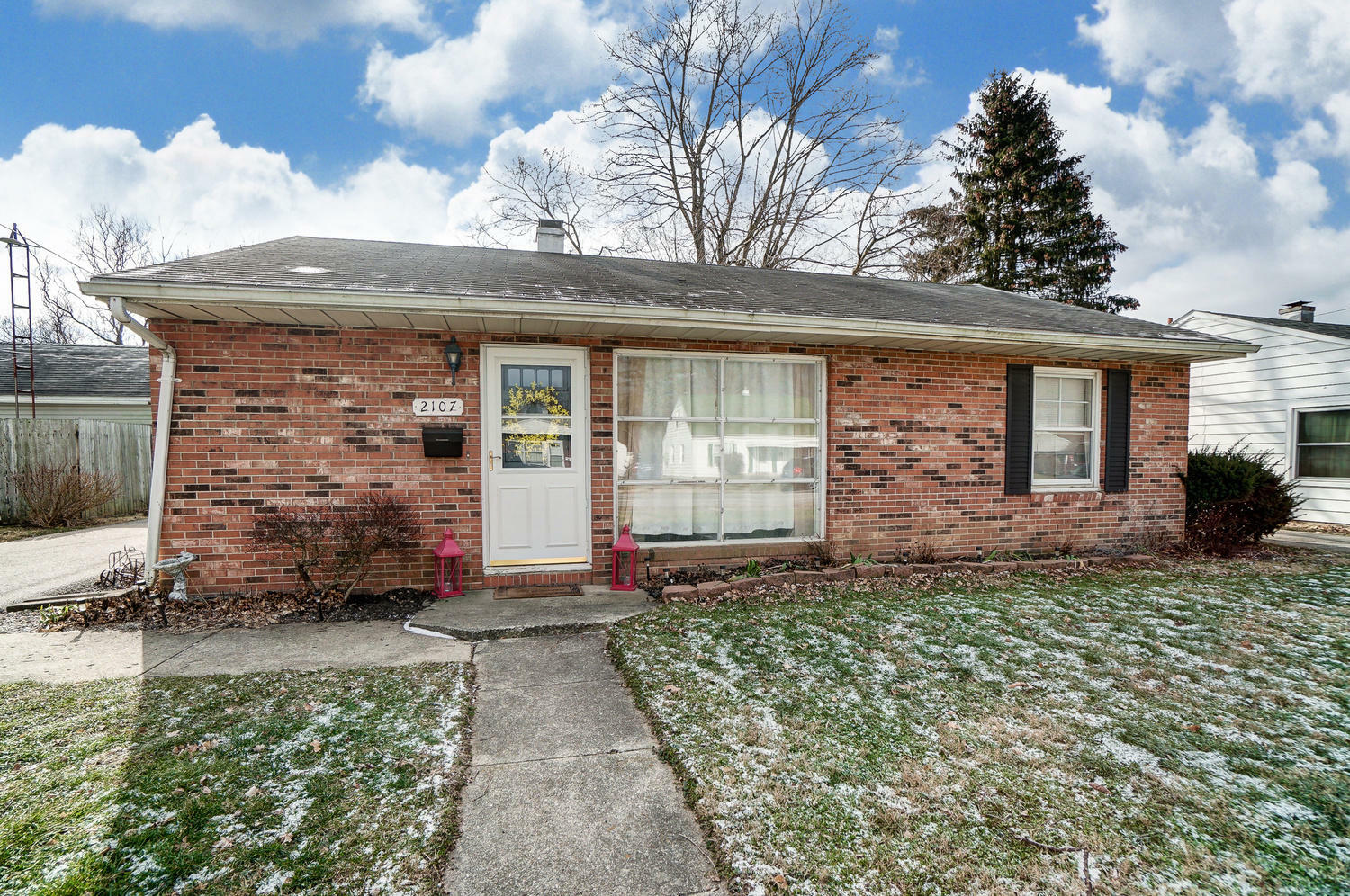 2107 N Hadley Road  Springfield OH 45505 photo