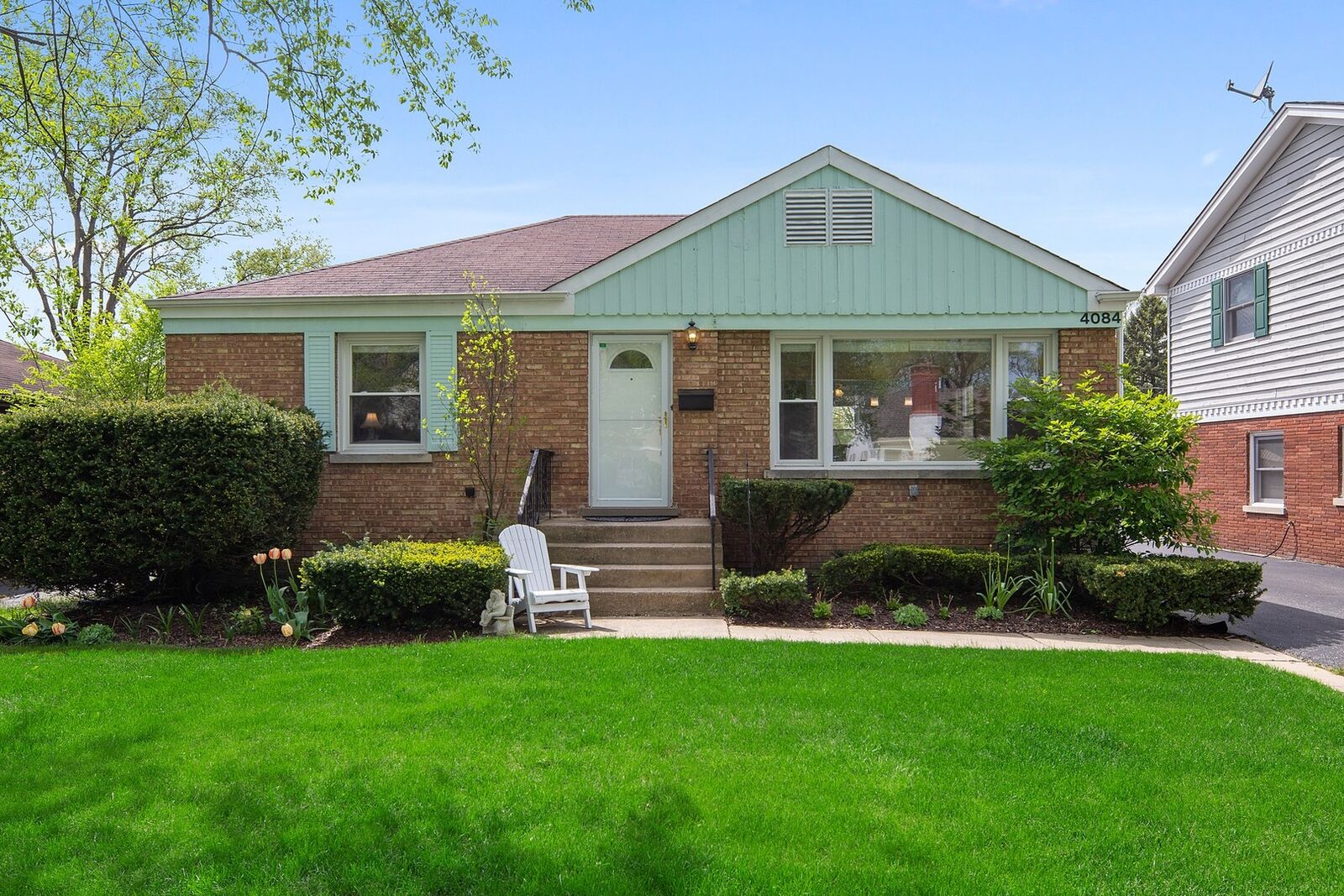 Property Photo:  4084 Garden Avenue  IL 60558 