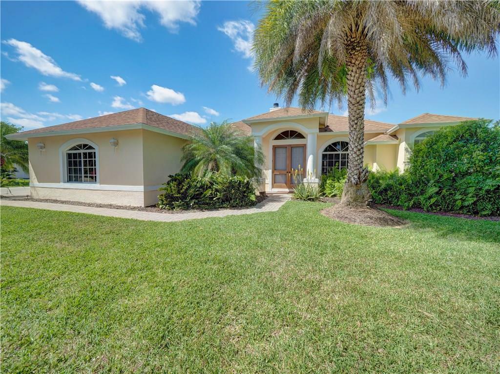 Property Photo:  2180 3rd Lane SW  FL 32962 