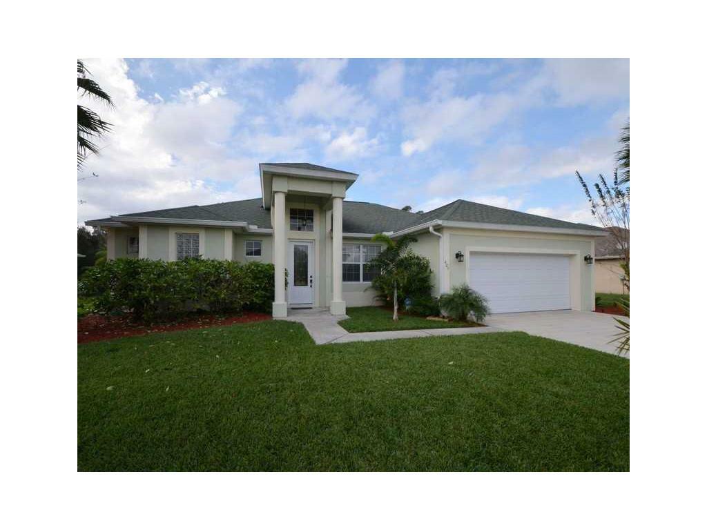 Property Photo:  405 22nd Avenue SW  FL 32962 