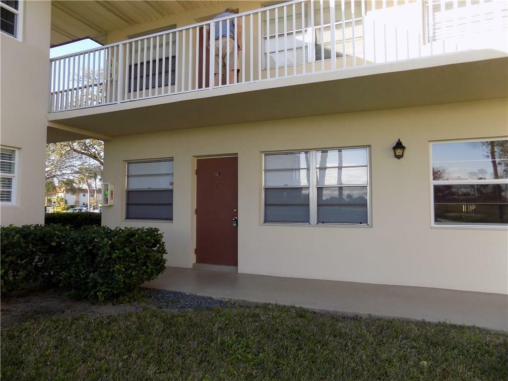 Property Photo:  42 Vista Gardens Trail 103  FL 32962 