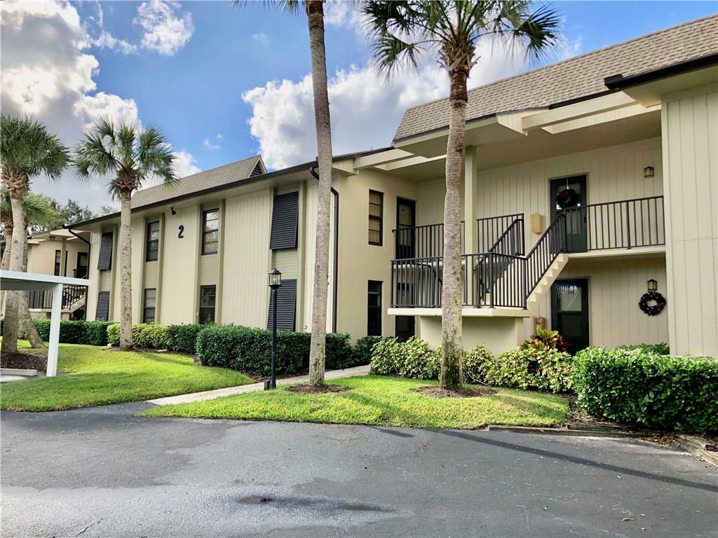 Property Photo:  2 Plantation Drive 105  FL 32966 