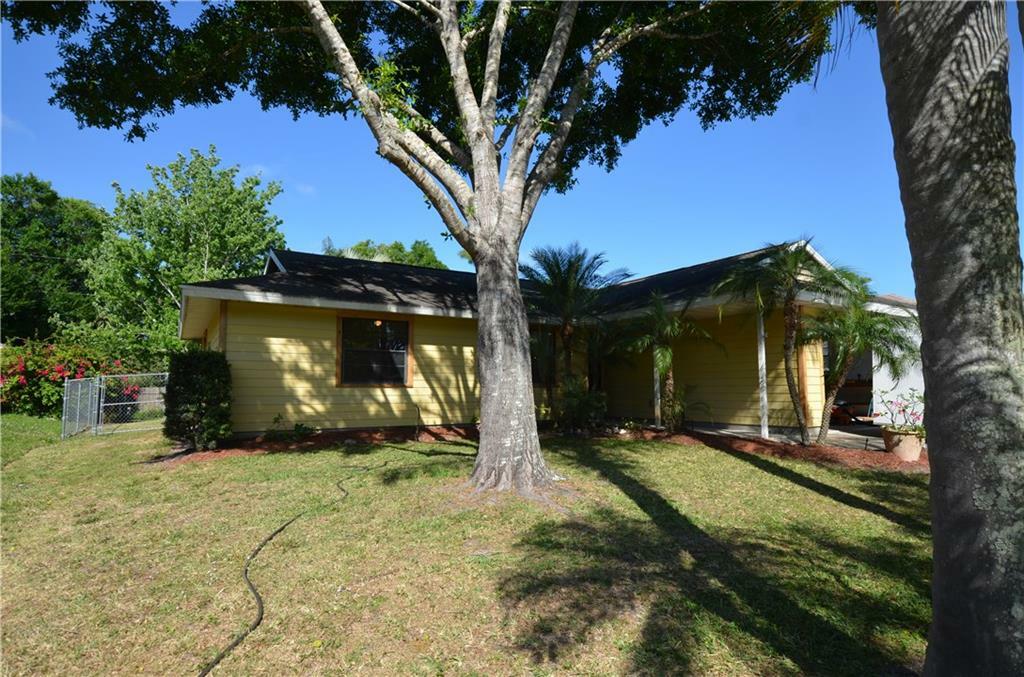 Property Photo:  1155 32nd Avenue SW  FL 32968 