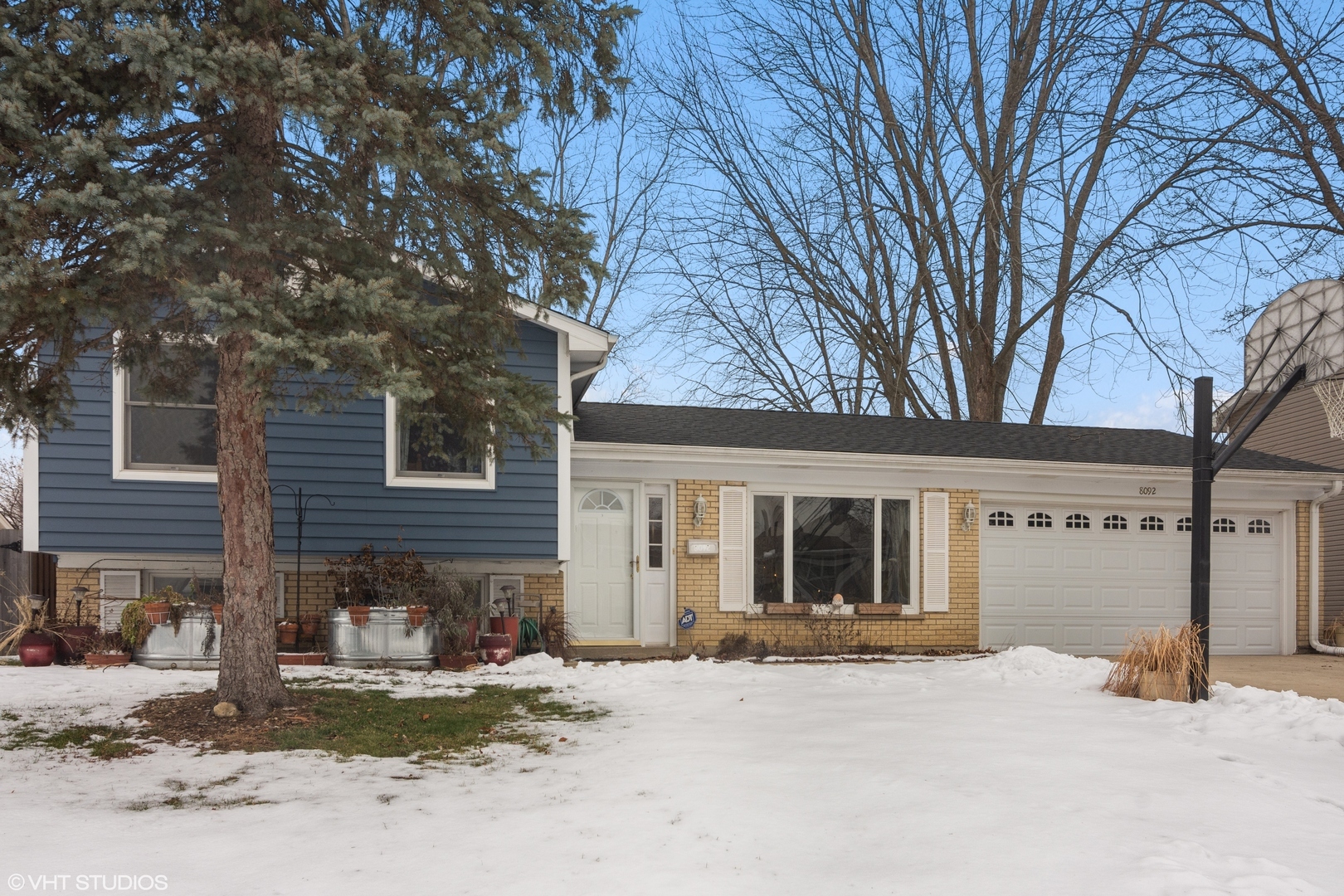 Property Photo: 8092 South Carnaby Court IL 60133