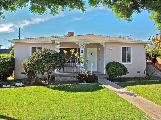 Property Photo:  1809 Stearnlee Avenue  CA 90815 