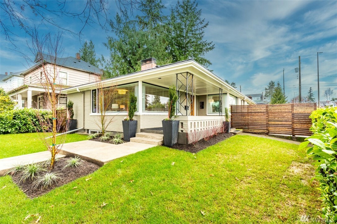 Property Photo: 2918 N Union Ave WA 98407