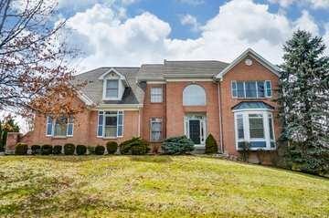 Property Photo: 7856 Woodglen Dr OH 45069