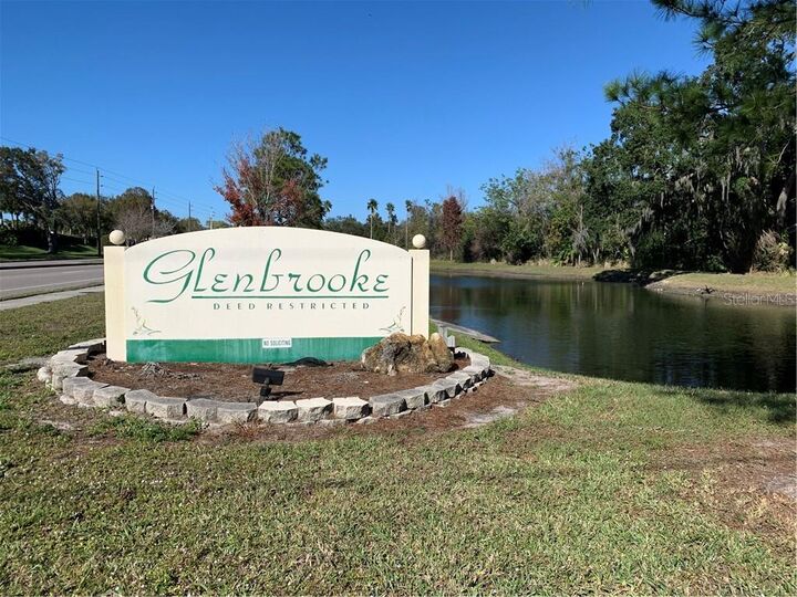 Property Photo:  4712 Glenbrooke Drive  FL 34243 