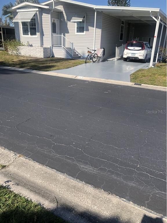 Property Photo: 12 Cherry Avenue FL 34207