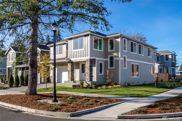 Property Photo:  563 Ilwaco Ave NE  WA 98059 