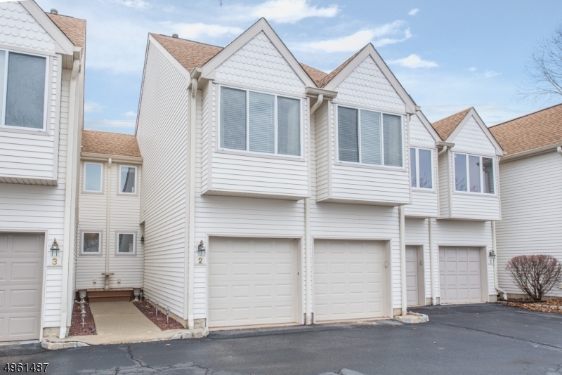 2 Independence Ct  Montville Twp. NJ 07045 photo
