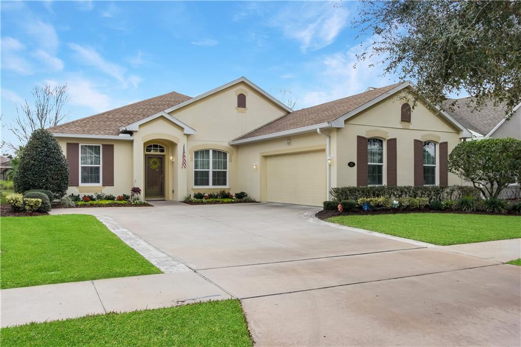 Property Photo:  1115 Heron Point Way  FL 32724 