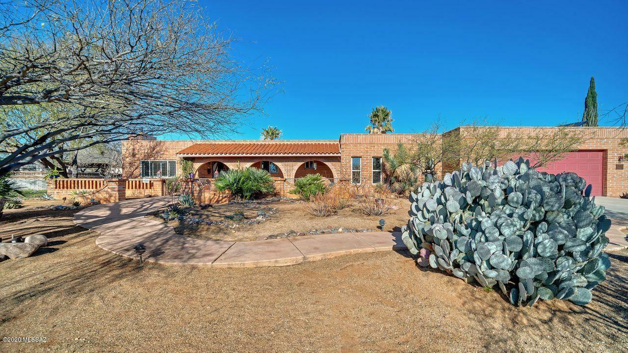 Property Photo:  1425 N La Canoa  AZ 85614 