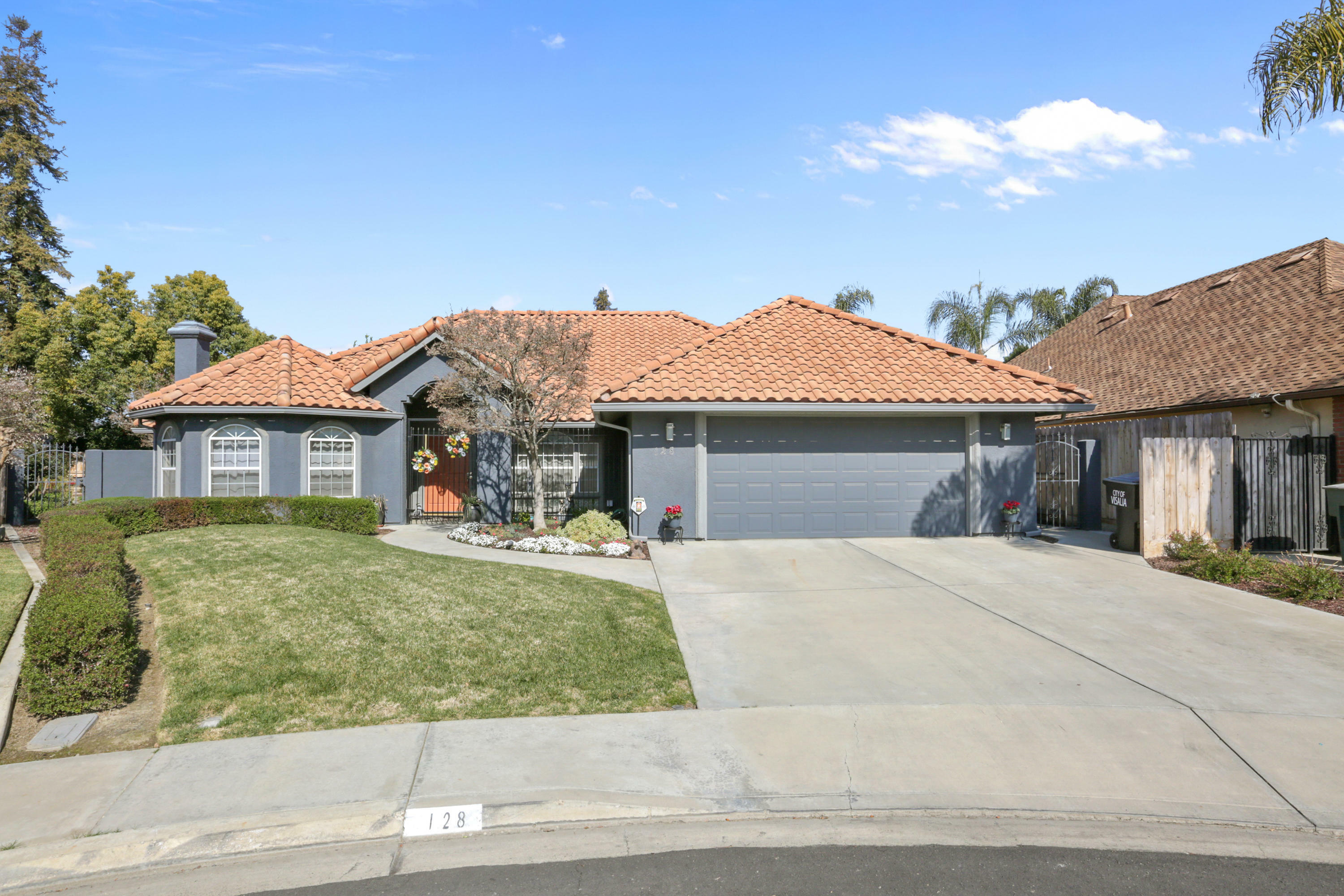 128 E Chestnut Court  Visalia CA 93277 photo