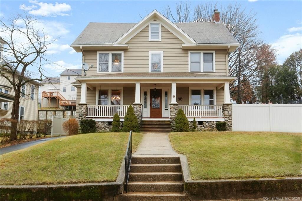 Property Photo:  18 1st Avenue  CT 06483 