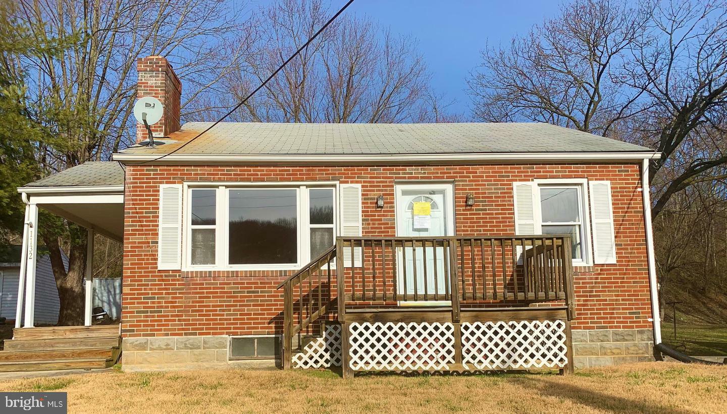 Property Photo: 1132 Round Hill Road VA 22602