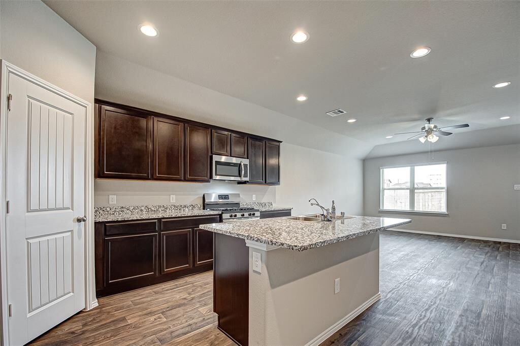 Property Photo: 3903 Egyptian Goose Court TX 77521
