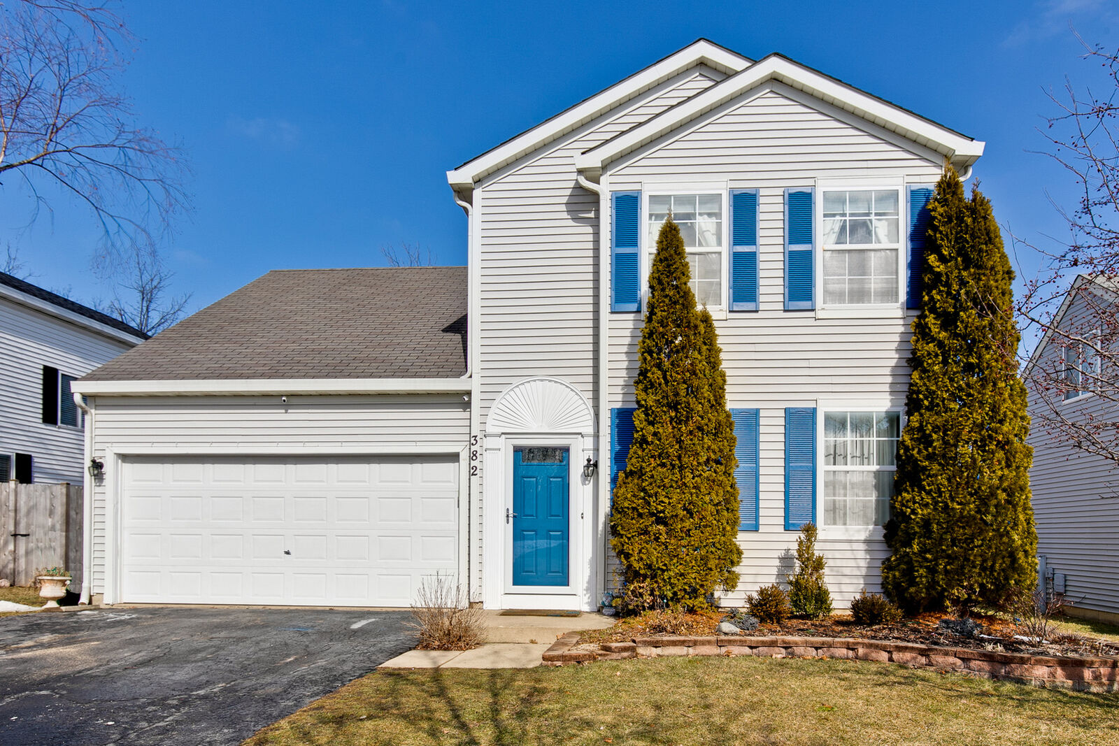 Property Photo:  382 East Quaker Hollow Lane  IL 60073 