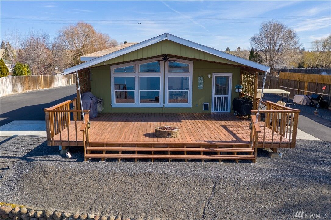 Property Photo:  5108 NE Shorecrest Drive  WA 98837 