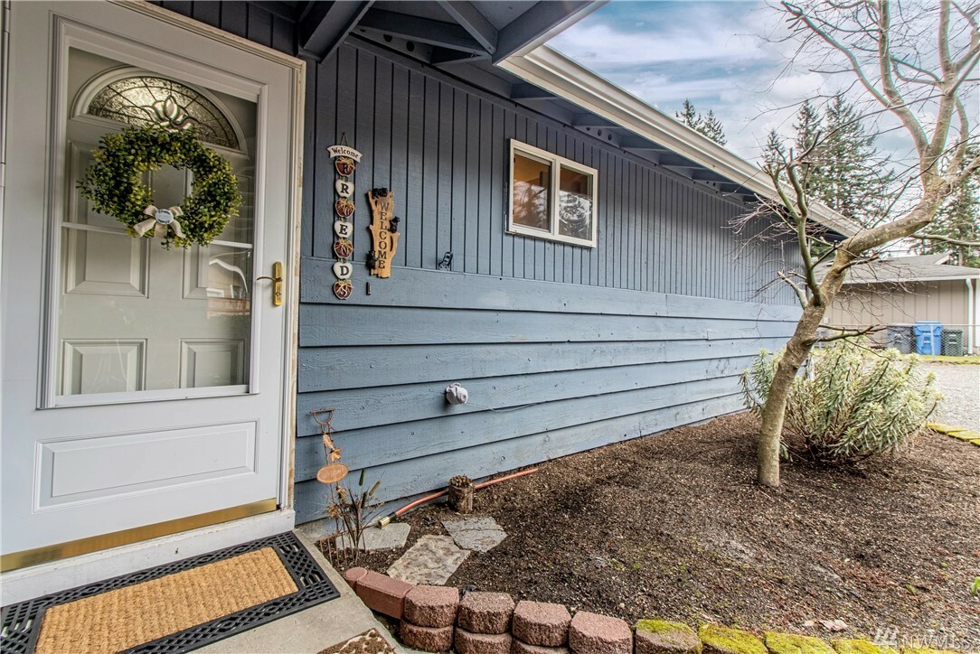 Property Photo:  2707 Briarwood Ct N  WA 98374 