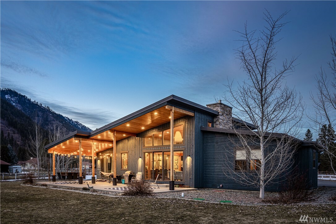 Property Photo:  12528 Shore St  WA 98826 