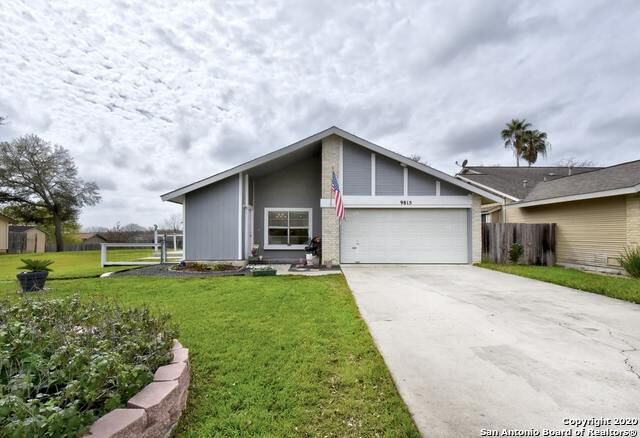 Property Photo: 9815 Twin Saddles TX 78109