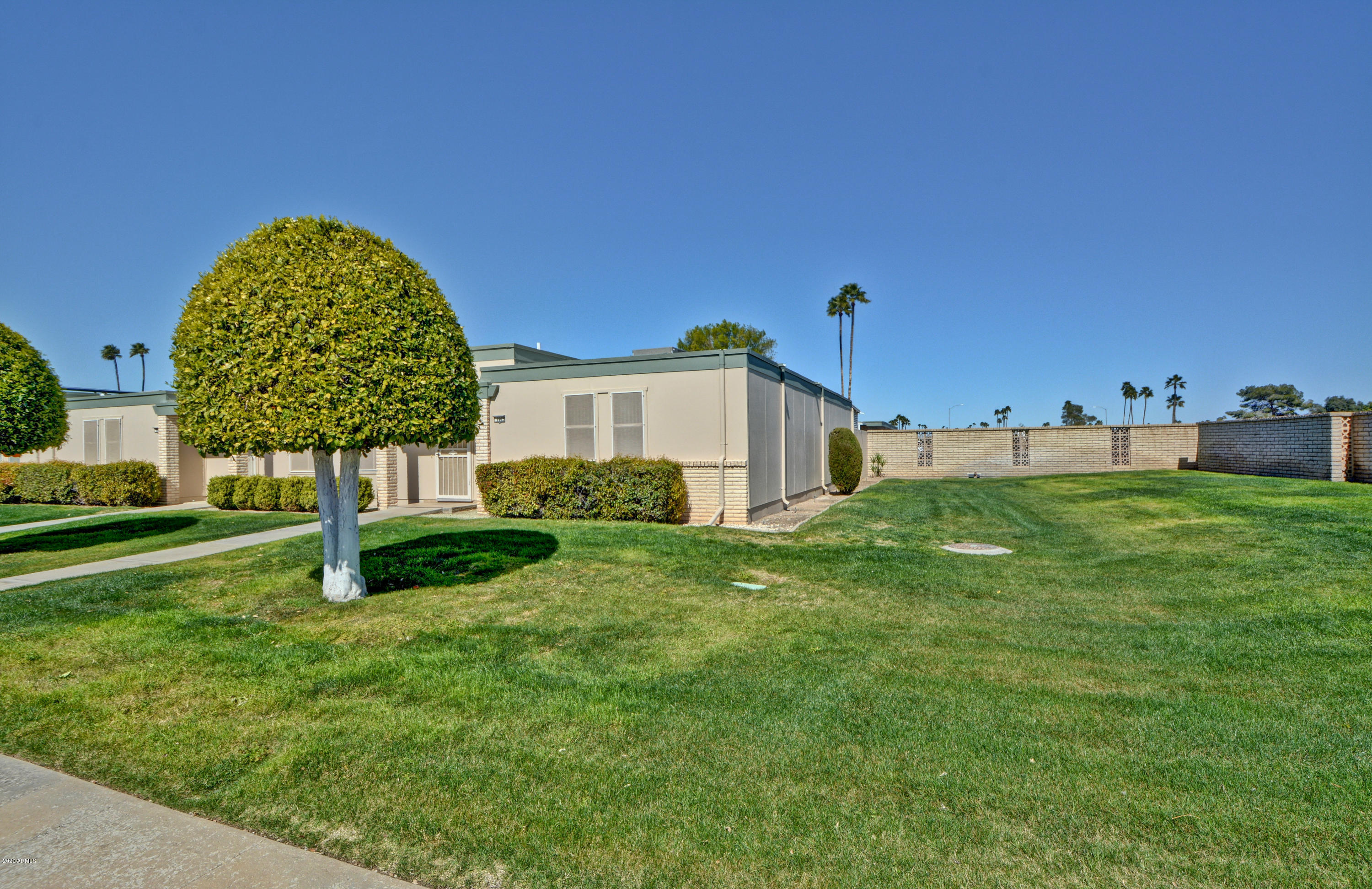 Property Photo: 9902 W Hawthorn Drive AZ 85351