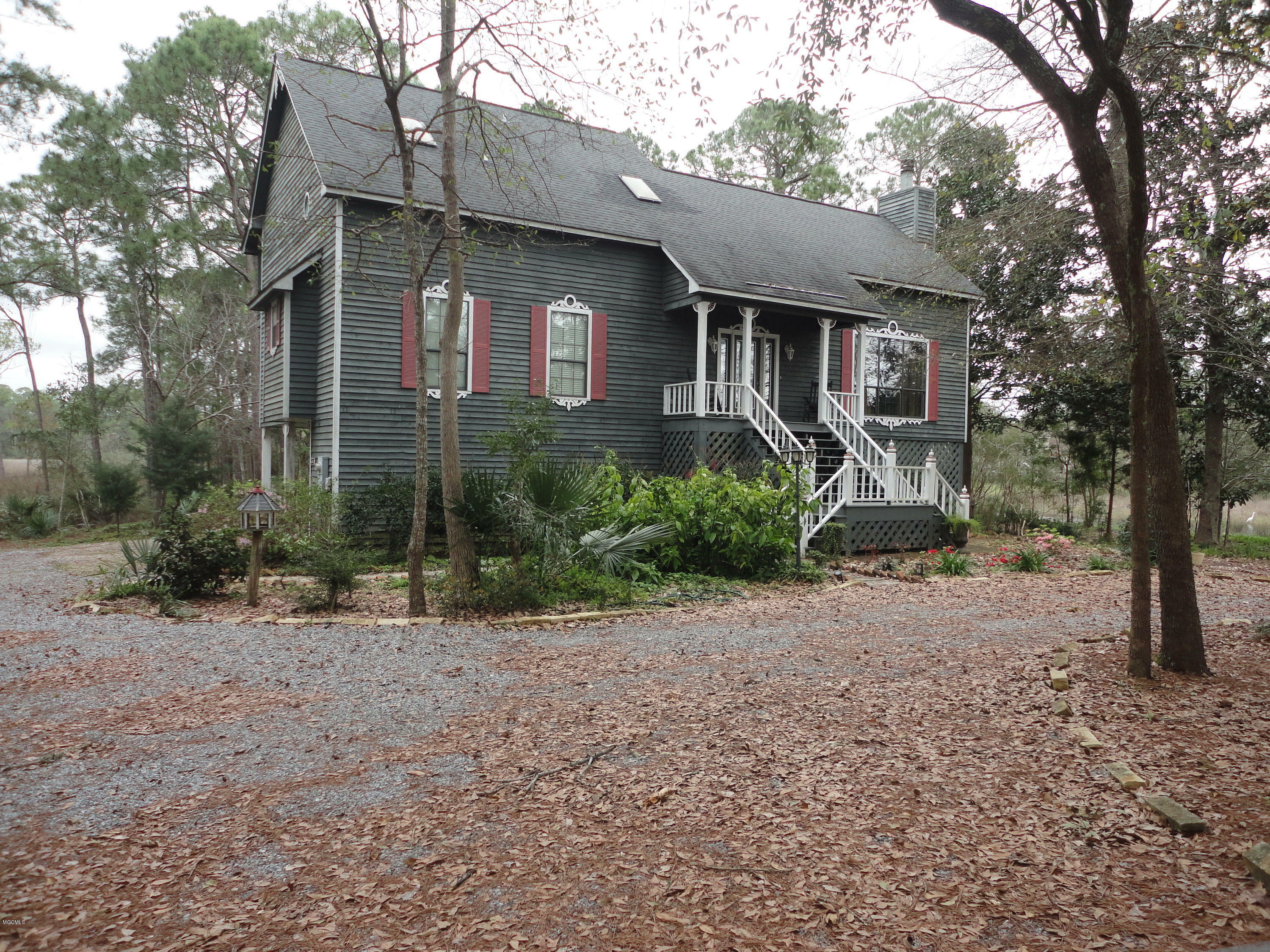 Property Photo:  2335 Sandalwood Drive  MS 39553 