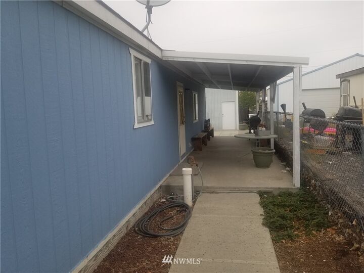 Property Photo:  426  3rd Avenue SE  WA 98851 