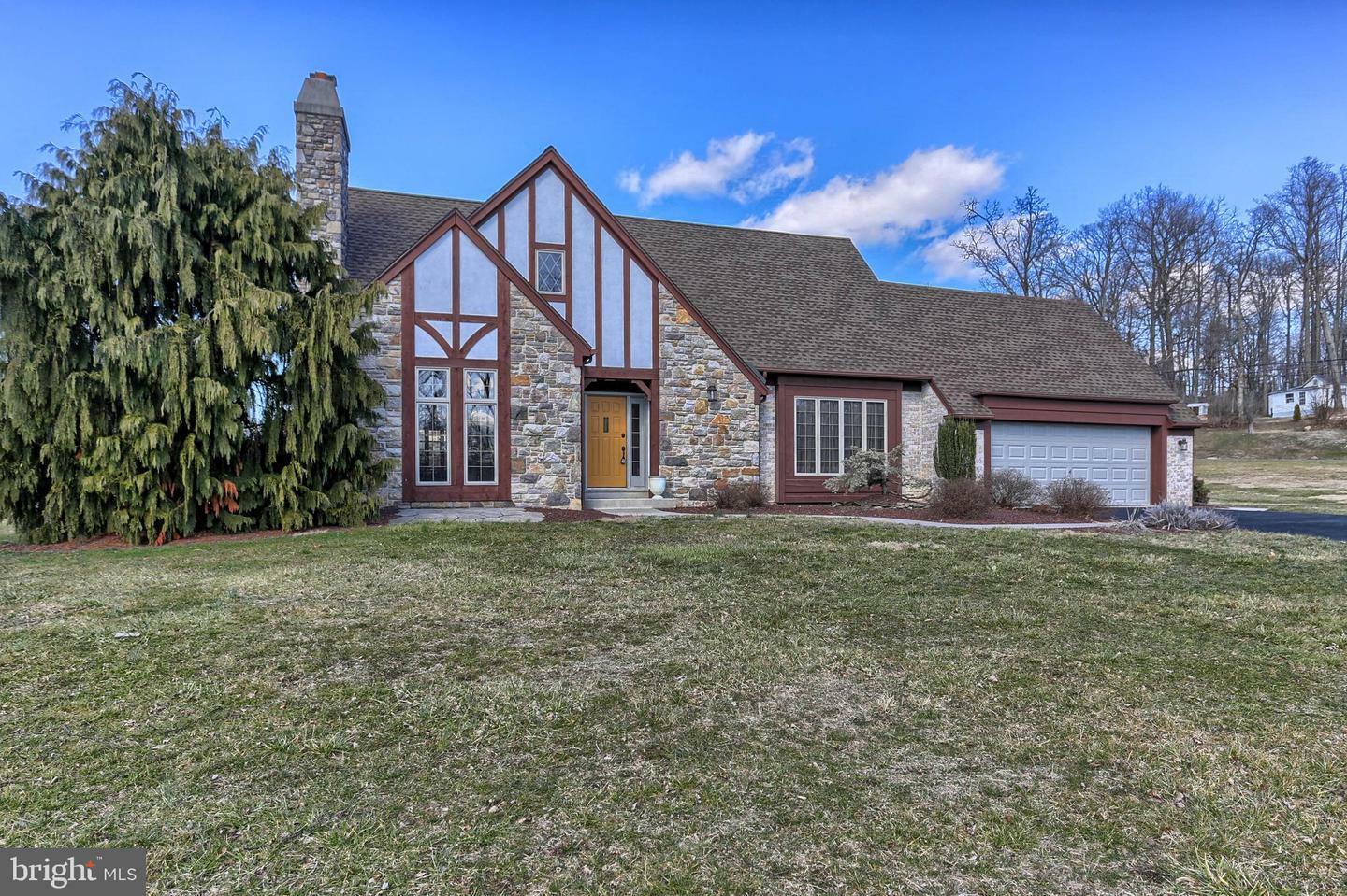 Property Photo: 15 Villa Vista Avenue PA 17331