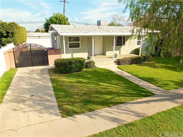 Property Photo: 3208 San Anseline Avenue CA 90808