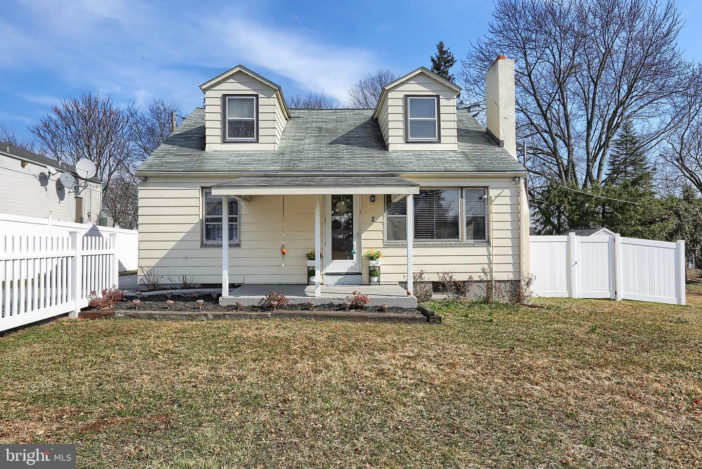 Property Photo:  2 Oakmont Road  PA 17109 