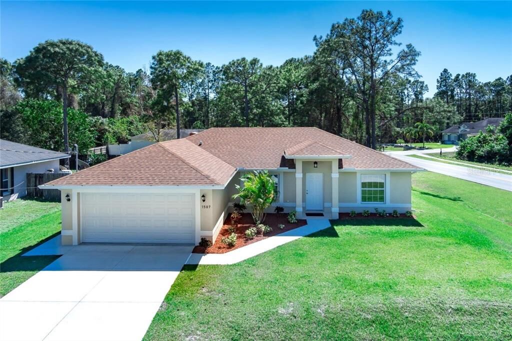 Property Photo:  1507 Heberling Avenue  FL 34288 